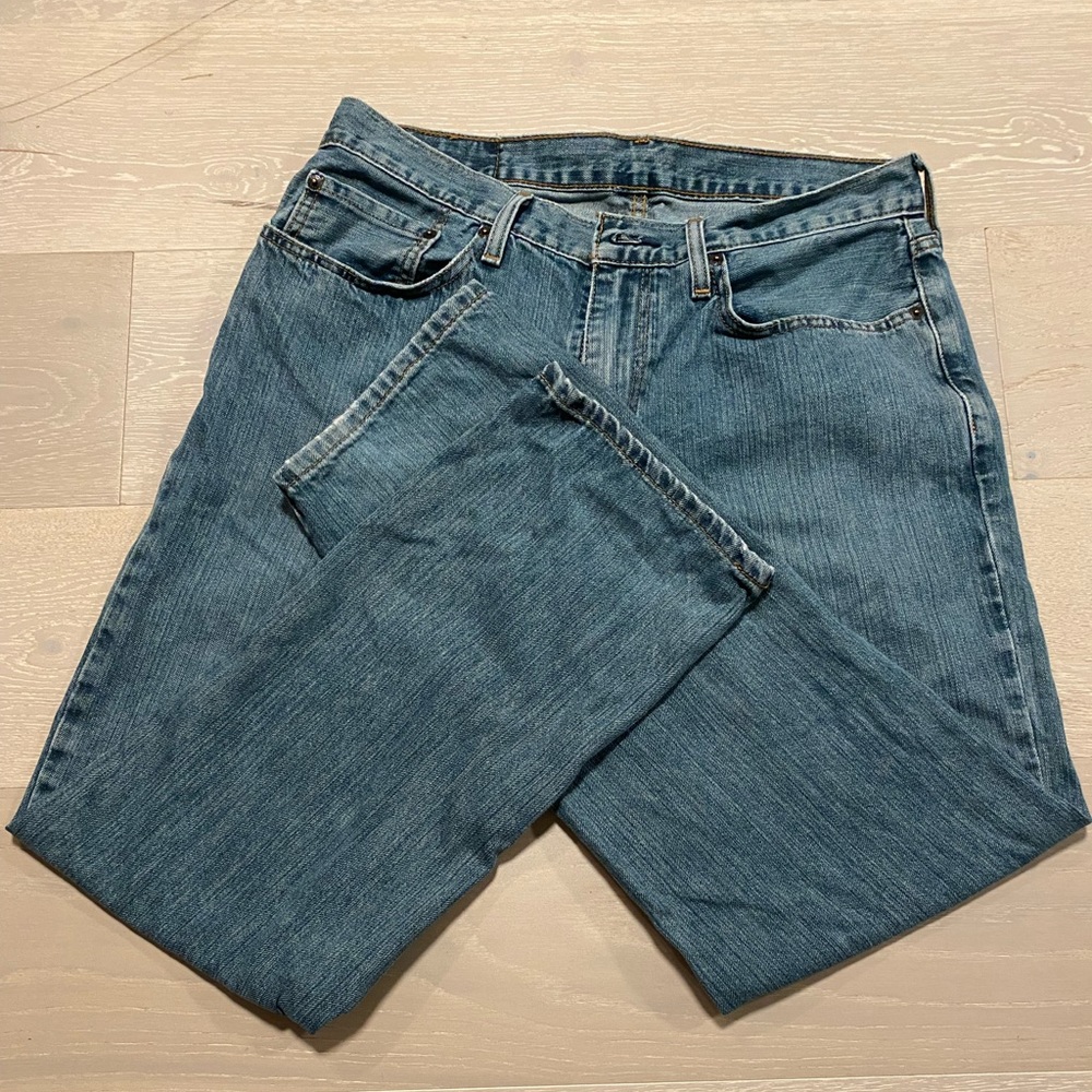 Straight leg Levi 569’s light wash men’s jeans